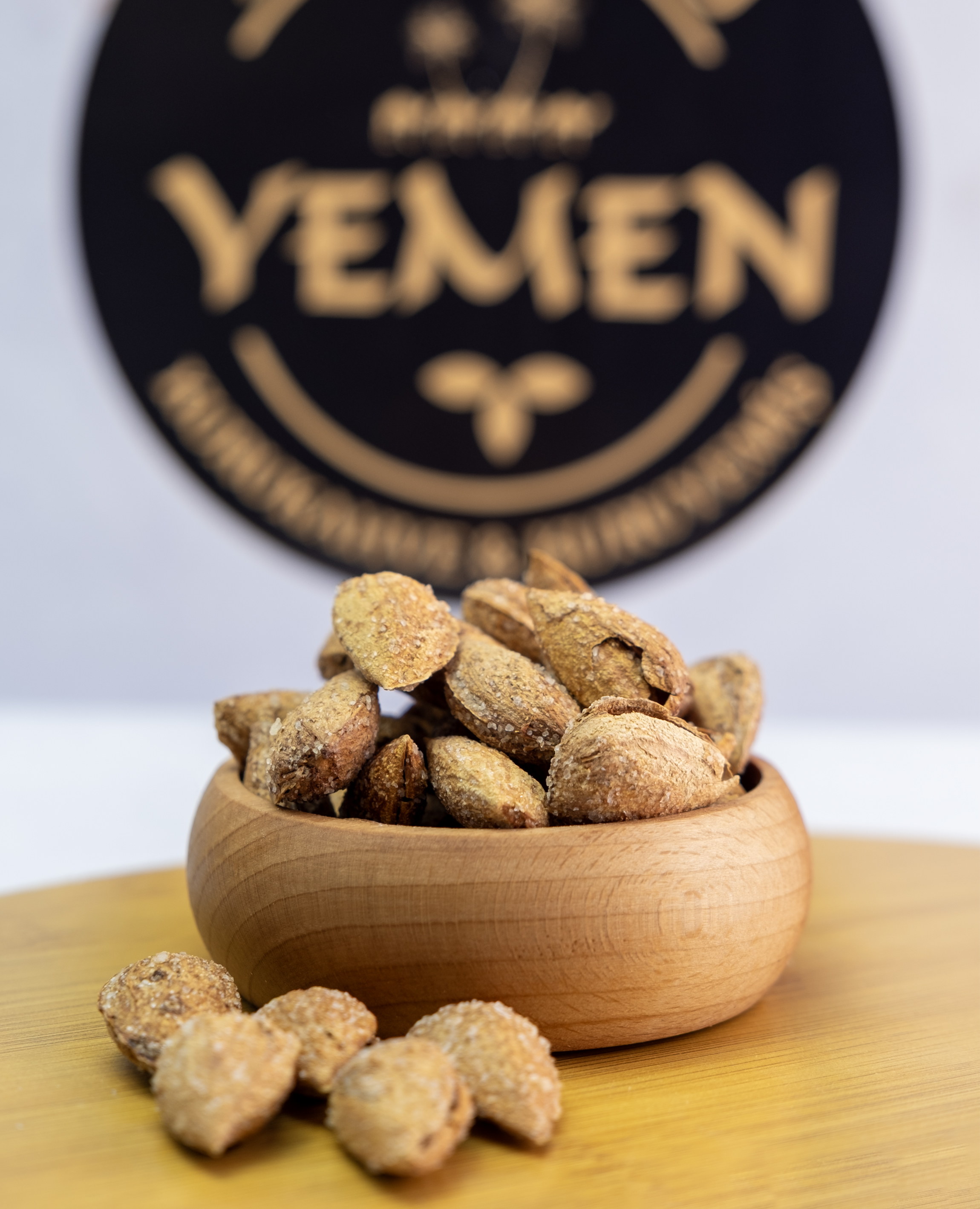 Kabuklu Çatlak Badem